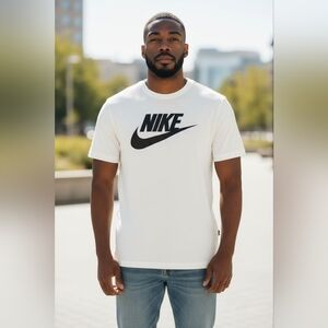 Men's Casual White Logo Tee